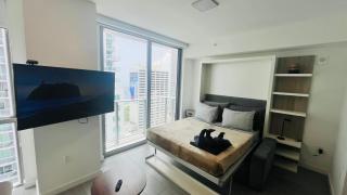 Sky-High oasis Large Studio POOL & GYM - 8
