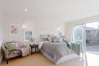 Sunny home with stunning views - Albert Town - 6