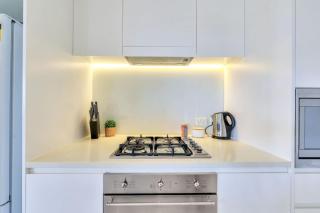 Wonderful Waterfront Precinct - 9