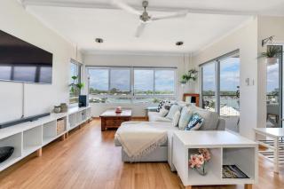 Cullen Bay Sunset Dreaming Wine and Dine Beachside - Larrakeyah - 5