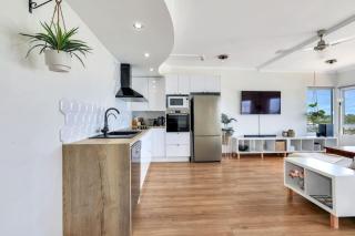 Cullen Bay Sunset Dreaming Wine and Dine Beachside - Larrakeyah - 1