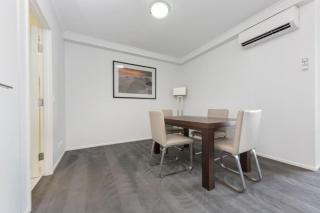 Walk everywhere CBD 1 bedroom with ocean aspect - 4