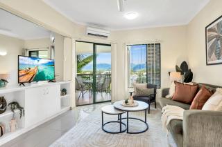 Luxury Retreat in Cairns with Pool - Cairns - 0
