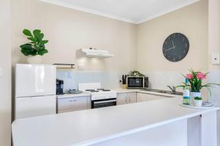 Luxury Retreat in Cairns with Pool - Cairns - 7