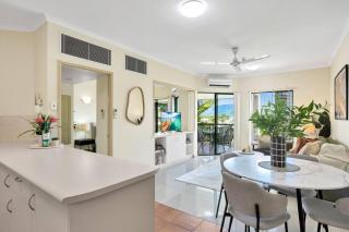 Luxury Retreat in Cairns with Pool - Cairns - 6