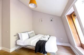 magnificent 3BR Apt with Balcony - 1