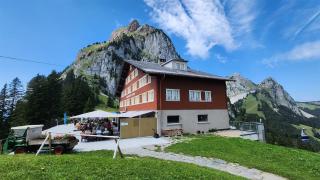 Berggasthaus Holzegg - Accessible Only by Cable Car - Alpthal - 0