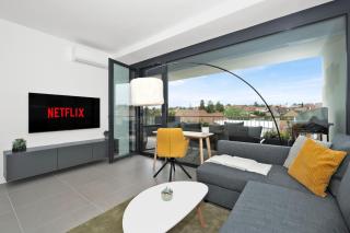 Fully equipped Apartments with Terraces, Free garage parking, Netflix & AC - by Apartmány Šlapanice cz - Šlapanice - 9