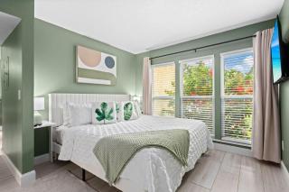 Cute Boho style condo,garden, heated pool - 5