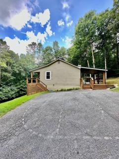 11 min to Lakepoint, 3 bedroom - 8