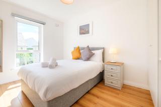STYLISH & MODERN 6-Bed City Townhouse w/Parking - Galway - 7
