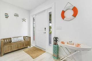 Naples-Resort Style Pool Home - 7