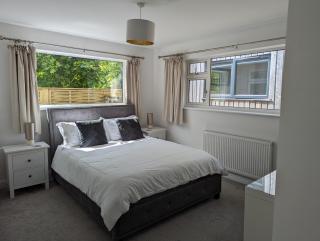 Peaceful Glastonbury Bungalow - Ideally Located - 2