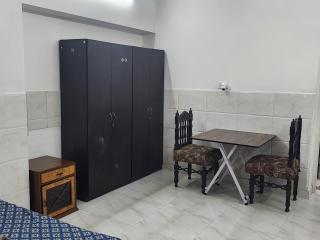 Premium Guest House Near To BLK - MAX Hospital - 1