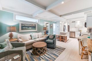 Coastal Downtown Naples Condo - Walk to the Beach! - Naples - 0