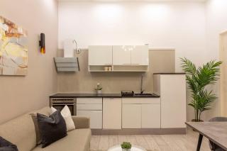 Deluxe Top Center Izabella Apartment By Cavaland - Budapest - 4