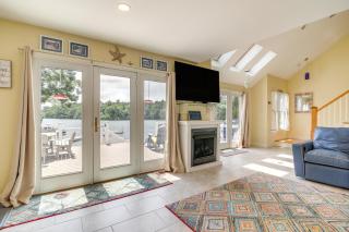 Plymouth Getaway with Private Lake Beach and Kayaks! - Plymouth - 3