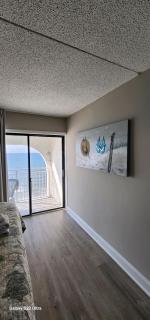 Oceanfront Efficiency T1106 - Myrtle Beach - 8