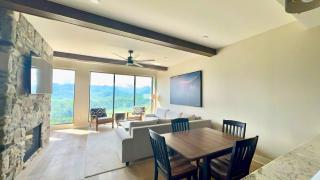 Highlands of the Smokies 204: Beverly's 204 - 7