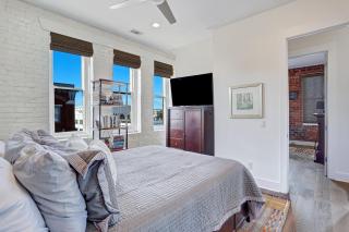 Corner View Broughton St Condo with Elevator and Reserved Parking - 6