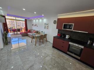 Exclusive apartment Eden, marble floor, luxury bathroom, heated pool, close to city centre, sea view, balcony - Los Cristianos - 2