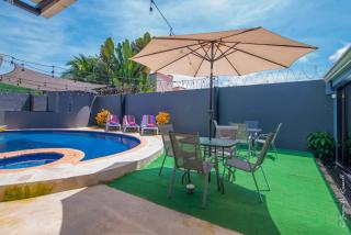 Casa Plomo - 10 bed, 5 bdrm - One Block from Clubs - Jacó - 8