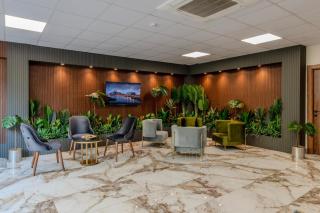The Business Class Hotel - 5