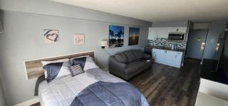 Updated Ocean Front Queen Suite- Sea Mist 20505 - Myrtle Beach - 7