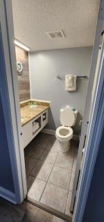 Updated Ocean Front Queen Suite- Sea Mist 20505 - Myrtle Beach - 3