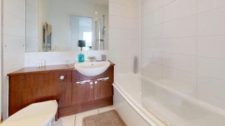 Basildon - 2 Bed Flat - Sleeps 5 - Near Station - Basildon - 4