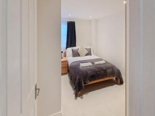 AO Home Lettings - Ferry Quays - Brentford - London - 7