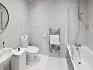 AO Home Lettings - Ferry Quays - Brentford - London - 4