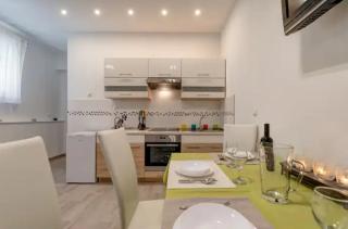 Temple L Apartments 3 - private parking spot - Split - 5