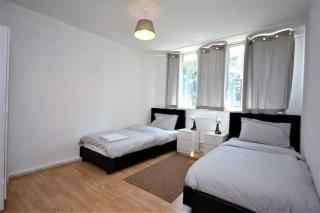 3 Bed House By White Hart Lane - 2