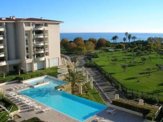 Appartement terrasse piscine et accès plage - Antibes - 0