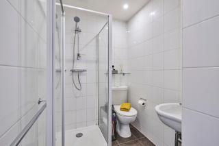 Chic Fully-Furnished Studios for Students Only at The Summit in Leicester - Leicester - 1