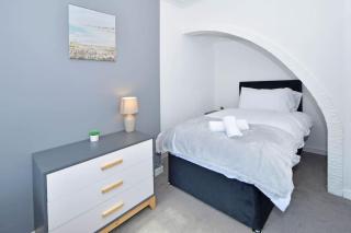 Holt House - By Sigma Stays - 8