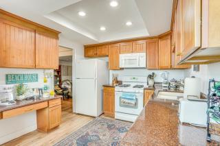 Huntington Beach Condo, Walk to Harbour and Beaches! - 1