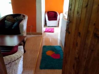 3 Bed Guesthouse with with Water, Electricity Wifi - Nambale - 9