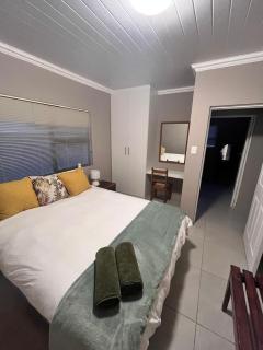 Searle Cottage - George - 9