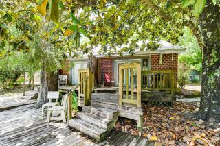 Riverfront Anglers Cabin in Fairhope with Deck! - Fairhope - 8