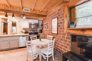 Riverfront Anglers Cabin in Fairhope with Deck! - Fairhope - 4