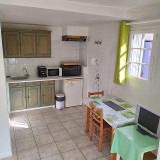 VAR Studio Rez de chaussée - bord mer et campagne - au calme loin du béton - 5