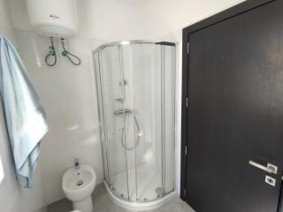 Cosy Seaside APT, 200m from the Seafront - 3