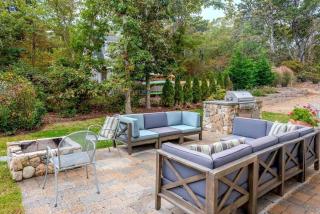 Large Family Home with Carriage House - 5