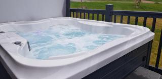 Holiday Home with a Hot tub - St Austell - 1