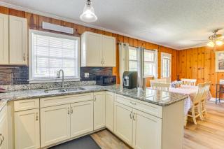 Inviting Jacksonville Home Less Than Half Mi to University - 3