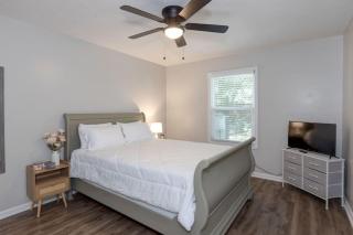 Classic Charm by the Park - Columbus - 3