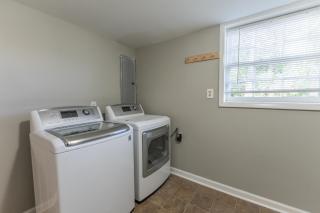 Hillandale Private Suite with Shared Bathroom - Atlanta - 6