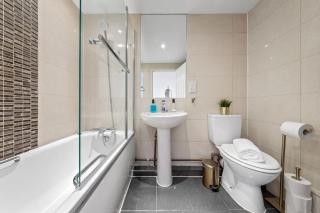 Tranquil Escape In Hertfordshire, Free Parking, 2 Bed, 2 Bath, Sleeps 6 - Caldecote - 1